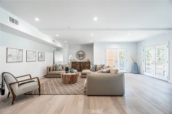 $899,000 | 137 South Wilson Avenue, Unit 107, Pasadena, CA 91106