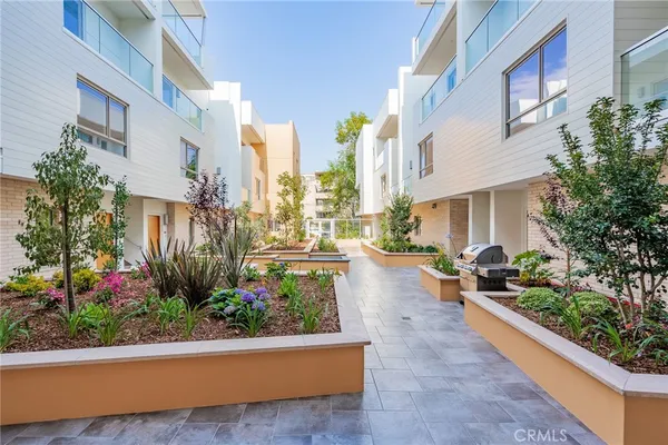 $899,000 | 137 South Wilson Avenue, Unit 107, Pasadena, CA 91106