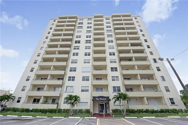 $1,900 | 900 Northeast 18th Avenue, Unit 907, Fort Lauderdale, FL 33304