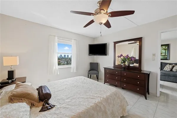 $1,900 | 900 Northeast 18th Avenue, Unit 907, Fort Lauderdale, FL 33304