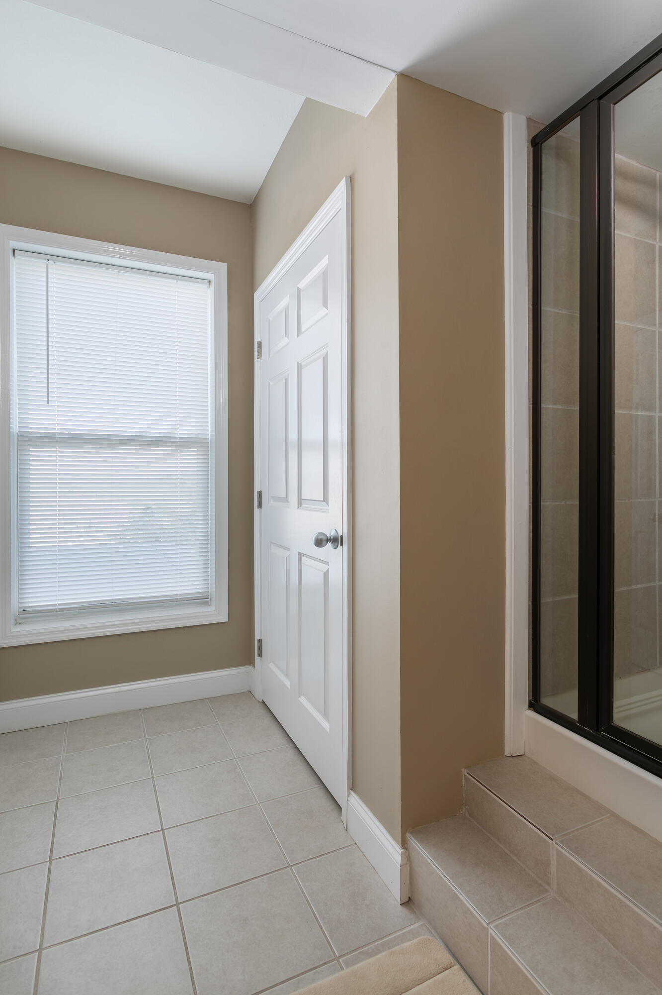 4226 McDonald Road Apison, TN 37302 - Photo 41 of 51 4226 McDonald Rd_Downstairs_Bathroom Sho