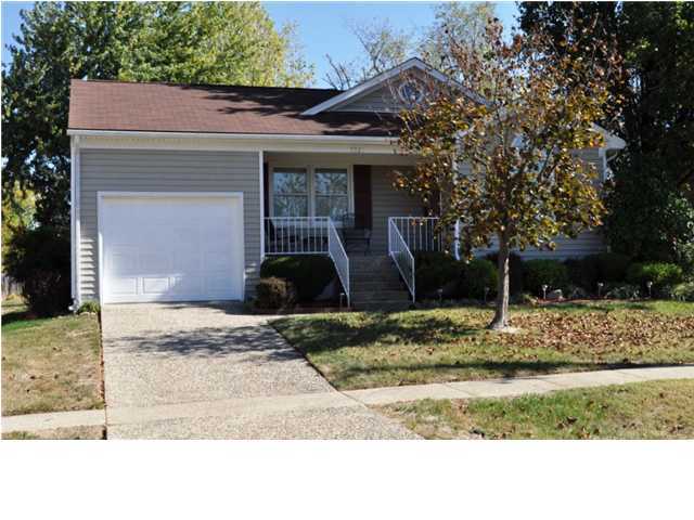 7821 Rochelle Road Louisville, KY 40228 - Photo 1 of 16 Primary Photo