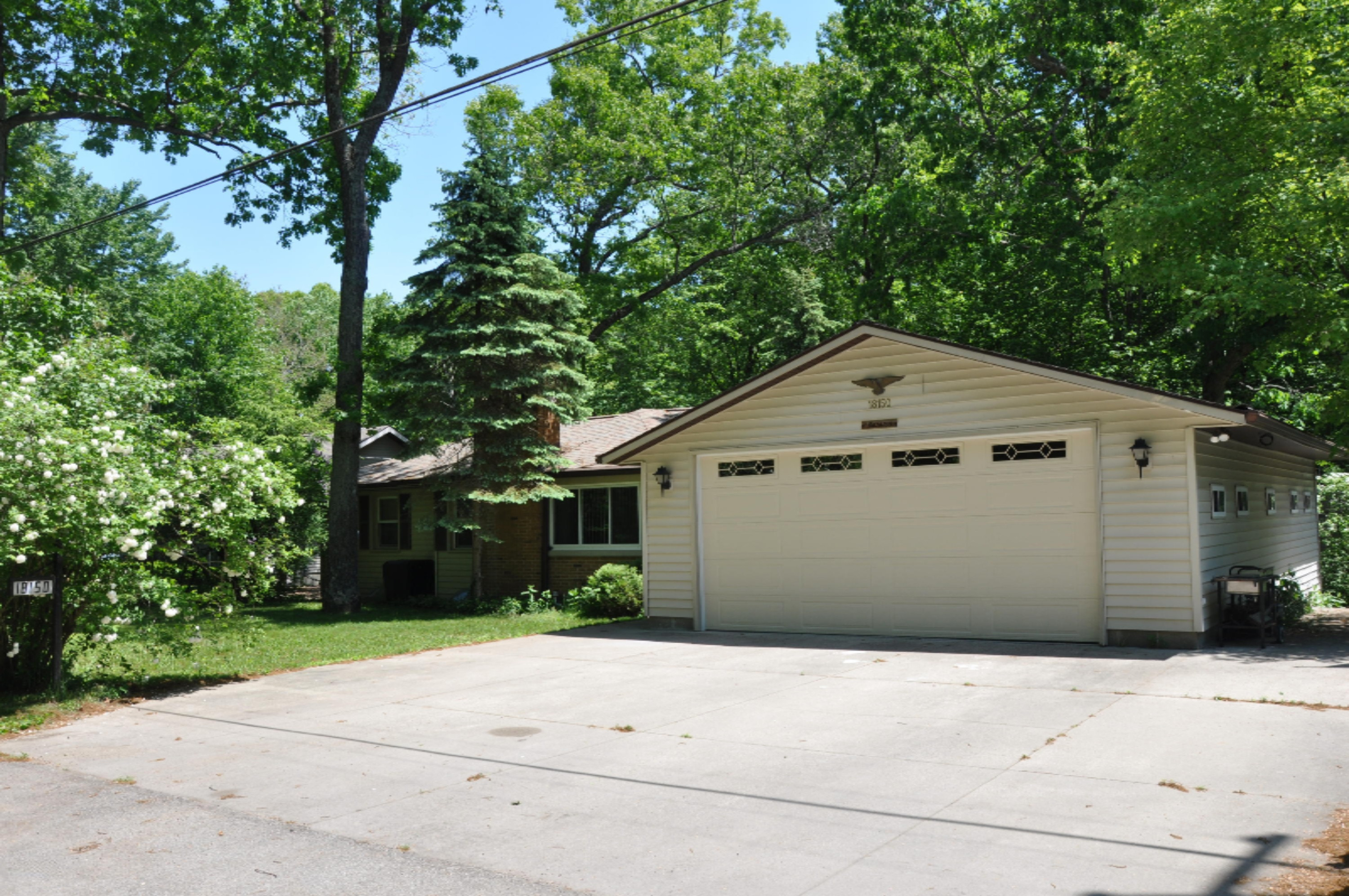 18150 North Fruitport Road Spring Lake, MI 49456 - Photo 1 of 41 1-Front view