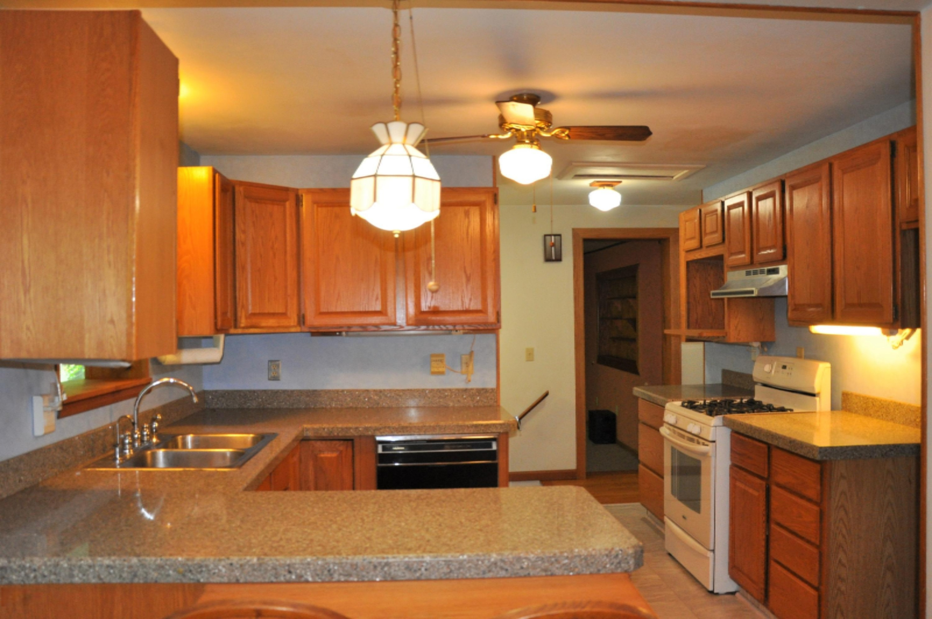18150 North Fruitport Road Spring Lake, MI 49456 - Photo 12 of 41 9-Kitchen
