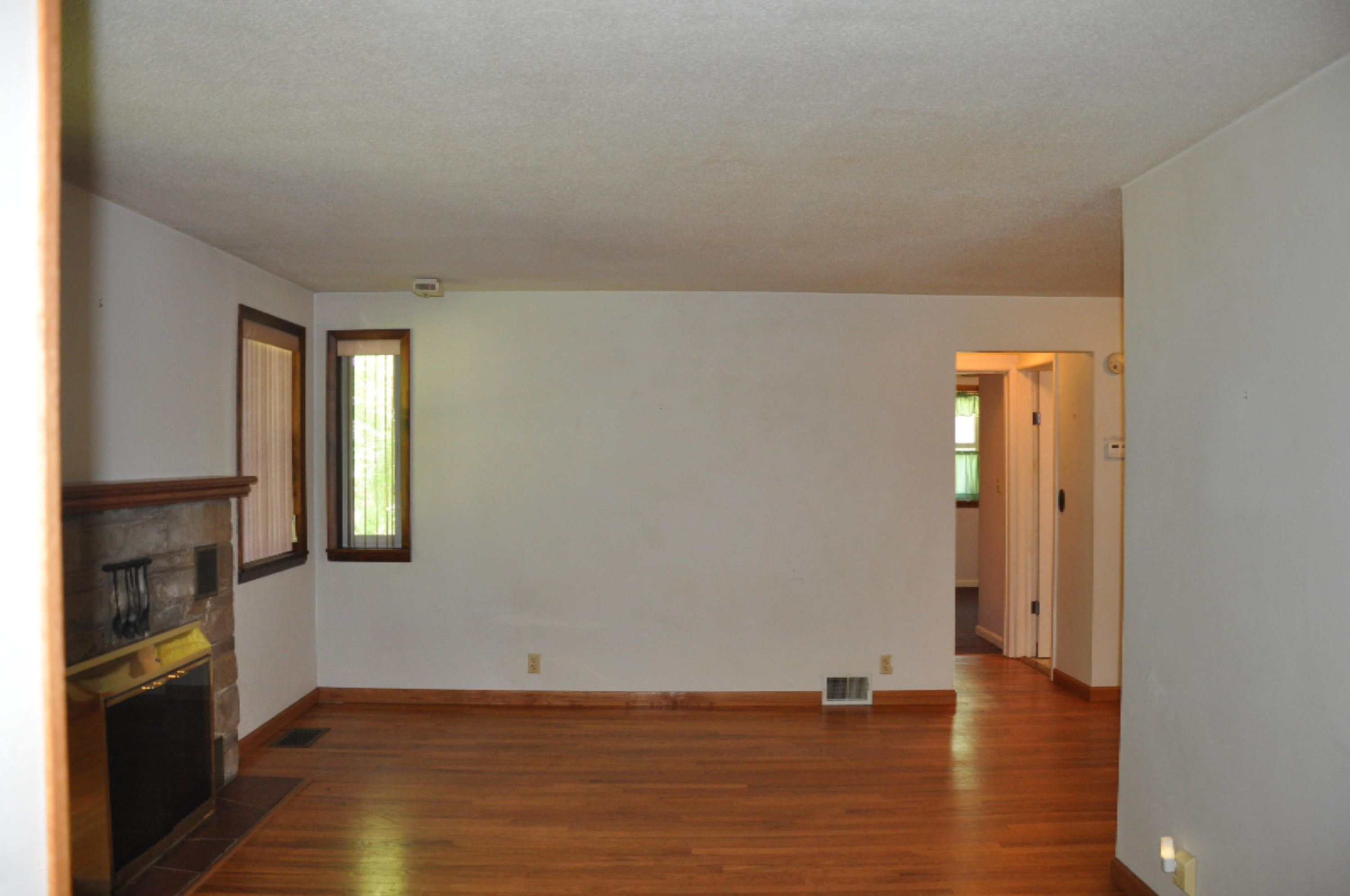 18150 North Fruitport Road Spring Lake, MI 49456 - Photo 20 of 41 15-Living Room