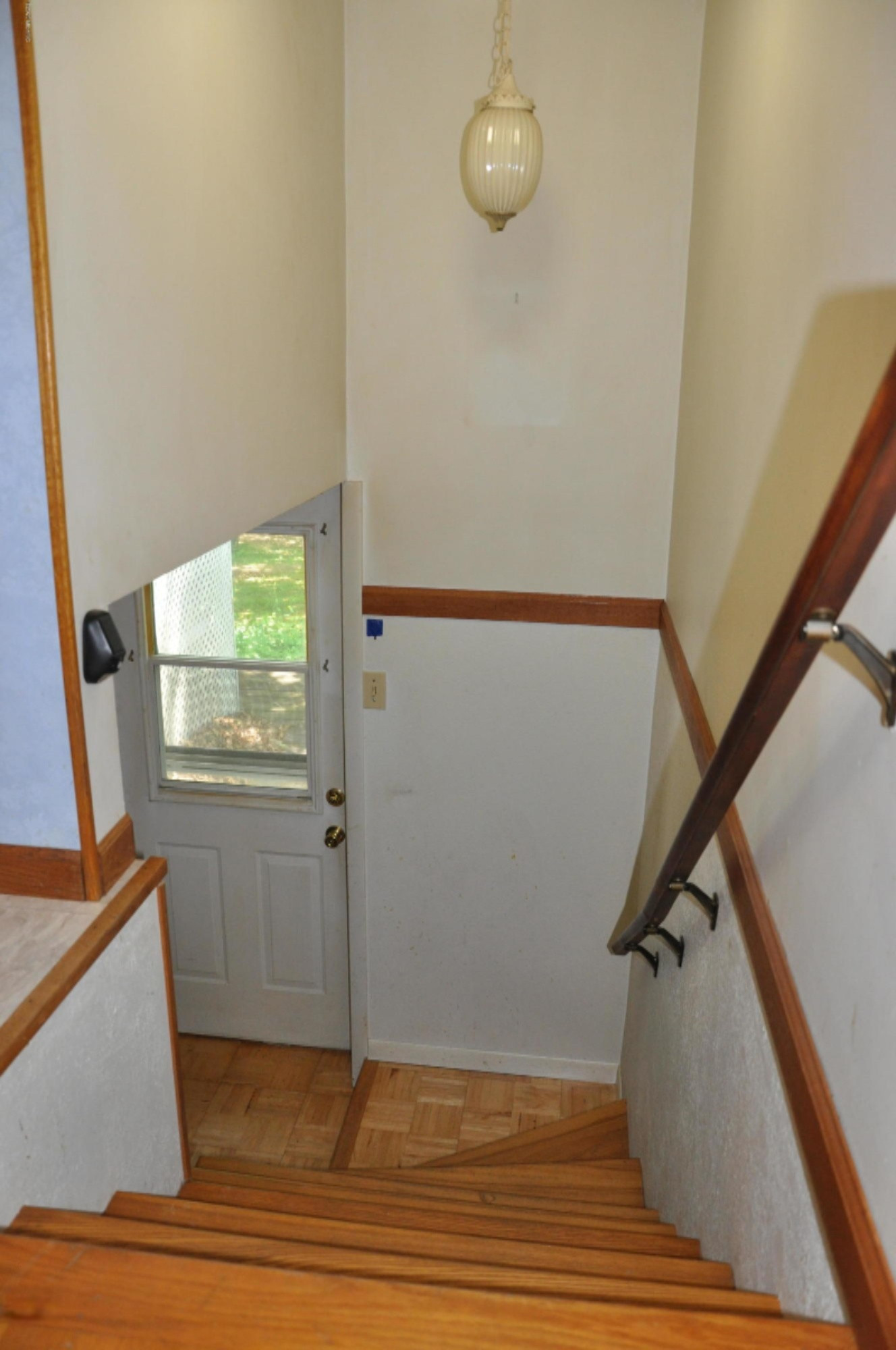 18150 North Fruitport Road Spring Lake, MI 49456 - Photo 29 of 41 26-Stairway to Lower Level