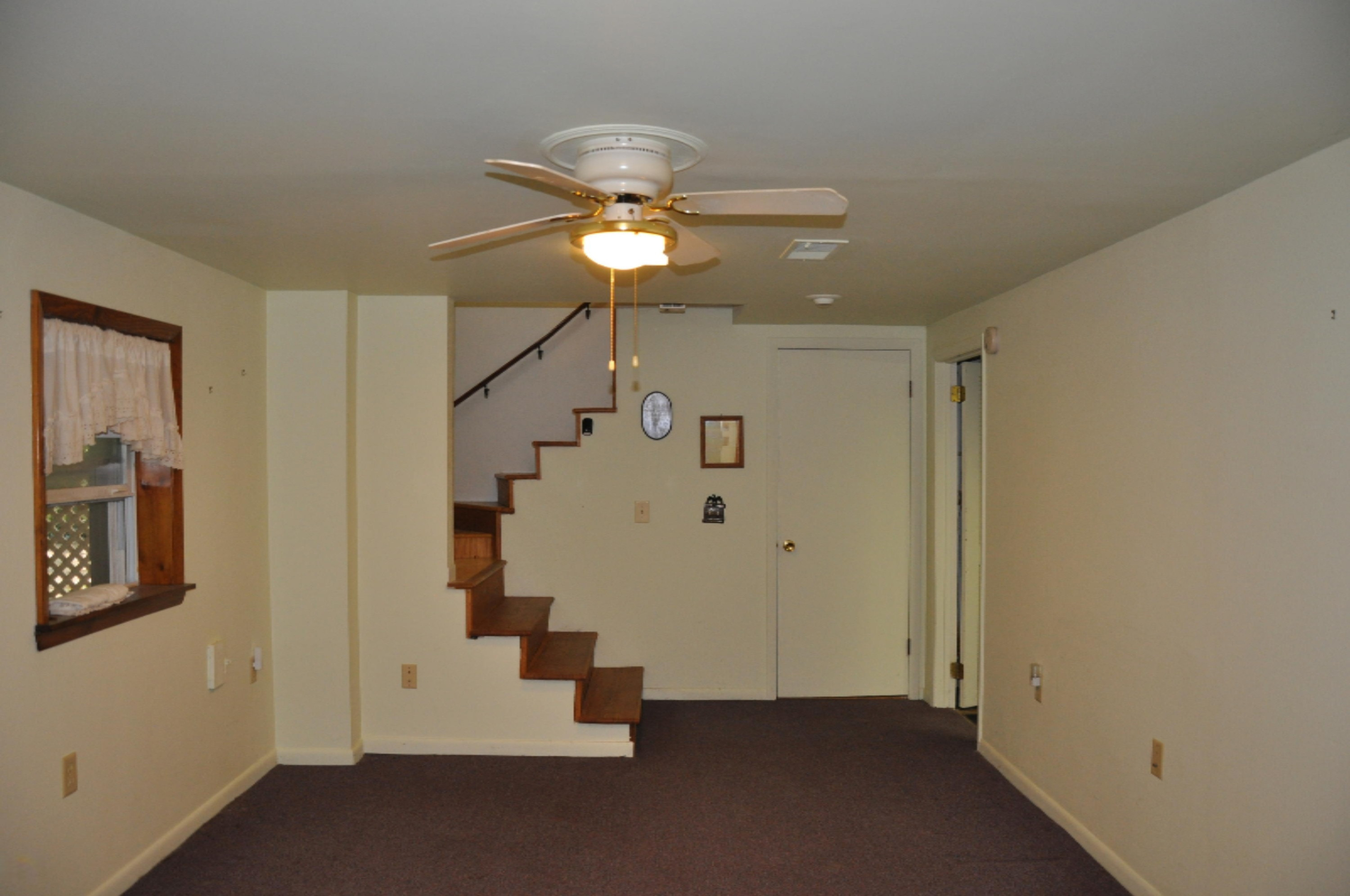18150 North Fruitport Road Spring Lake, MI 49456 - Photo 32 of 41 31-Family Room - LL