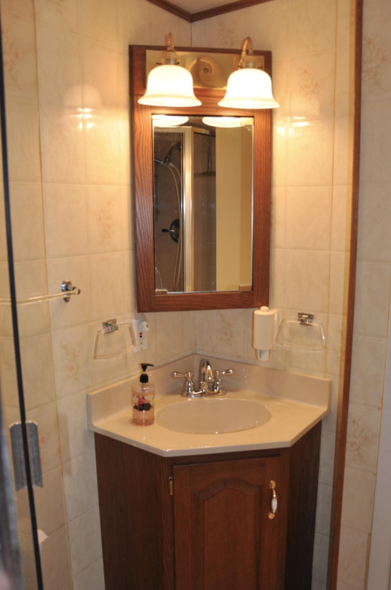 18150 North Fruitport Road Spring Lake, MI 49456 - Photo 36 of 41 36-Bathroom 2 - View 2