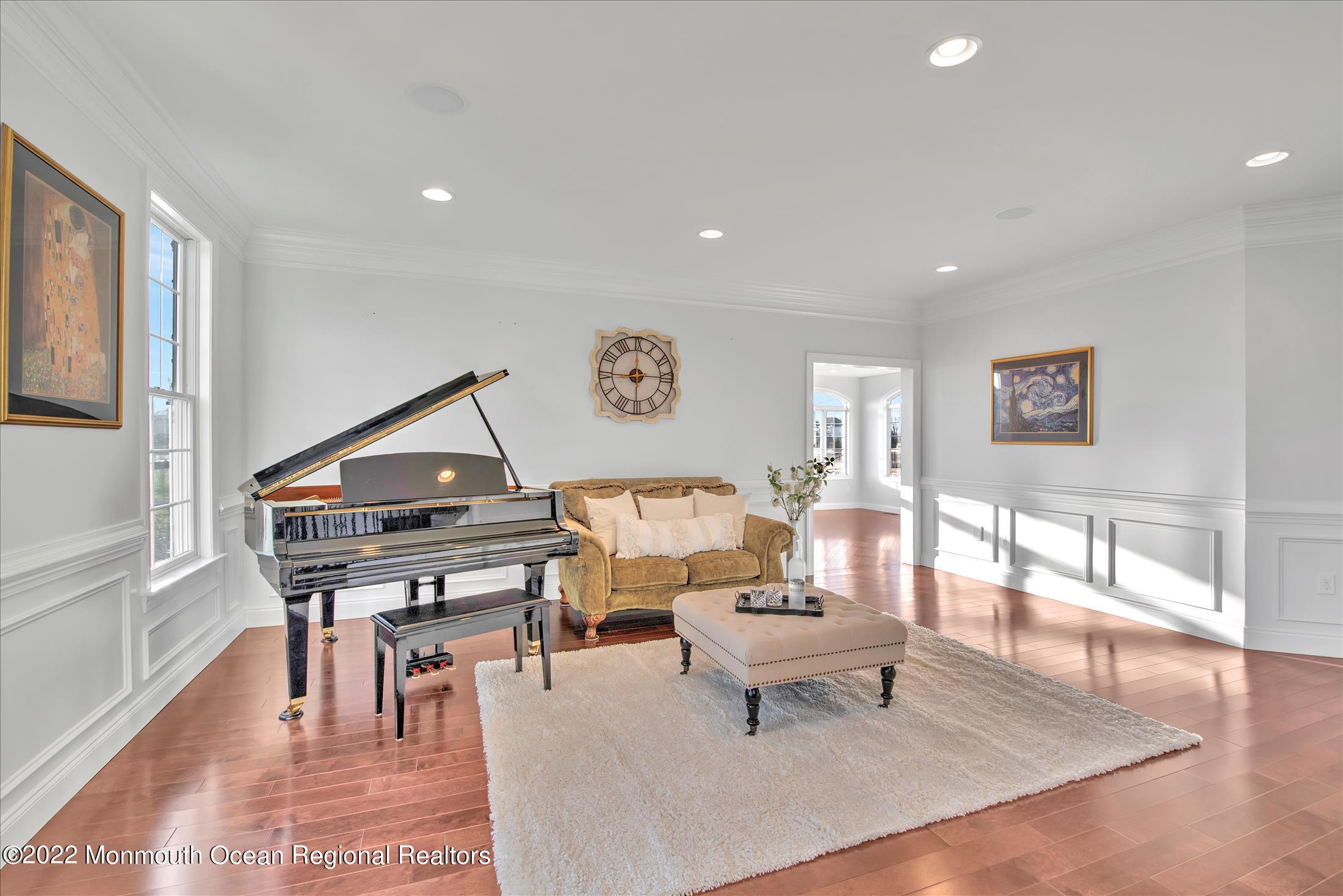 33 Weathervane Circle Cream Ridge, NJ 08514 - Photo 20 of 54 33LIVINGROOM1