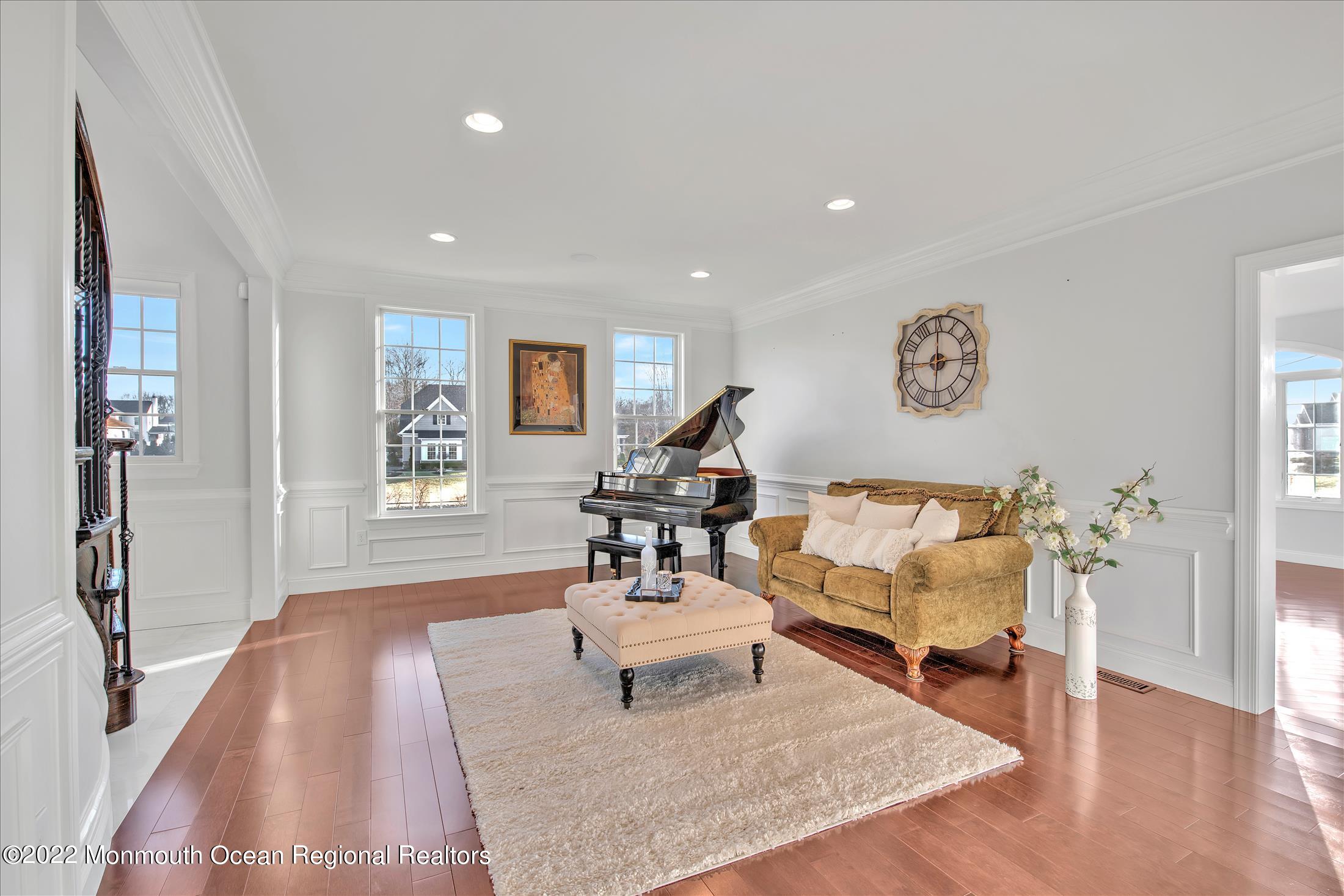 33 Weathervane Circle Cream Ridge, NJ 08514 - Photo 21 of 54 33LIVINGROOM2