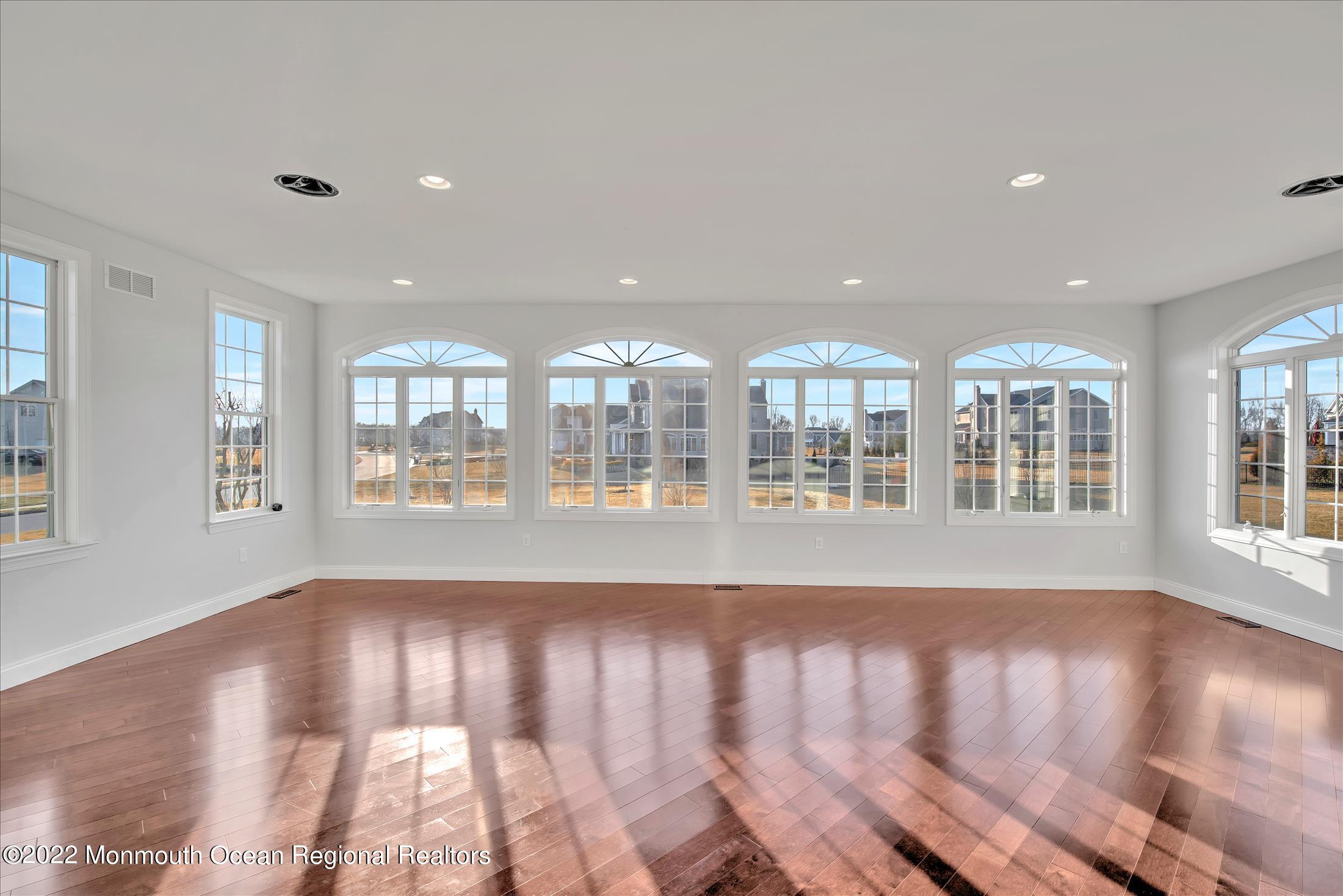 33 Weathervane Circle Cream Ridge, NJ 08514 - Photo 24 of 54 33CONSERVATORY1