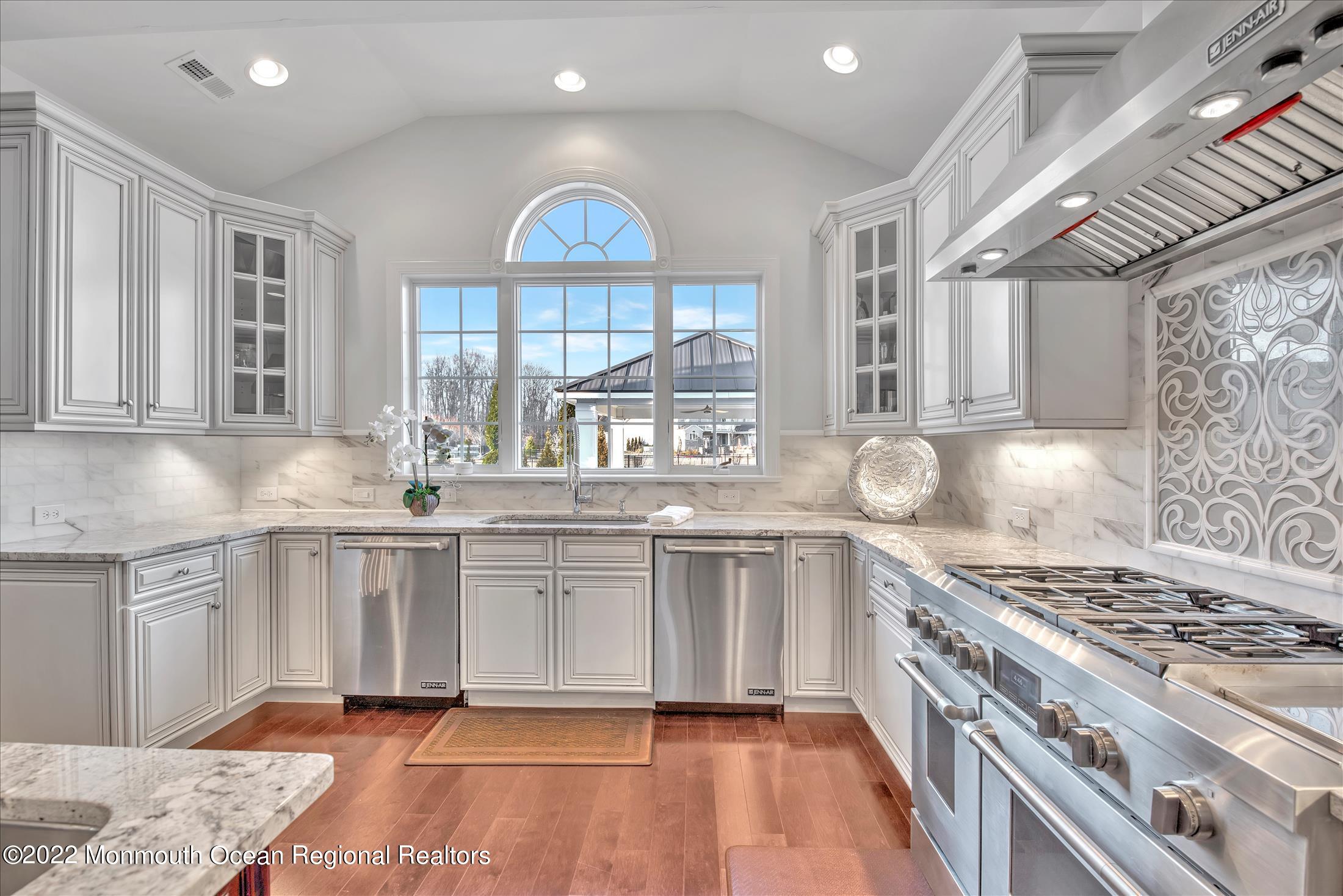 33 Weathervane Circle Cream Ridge, NJ 08514 - Photo 30 of 54 33KITCHEN6