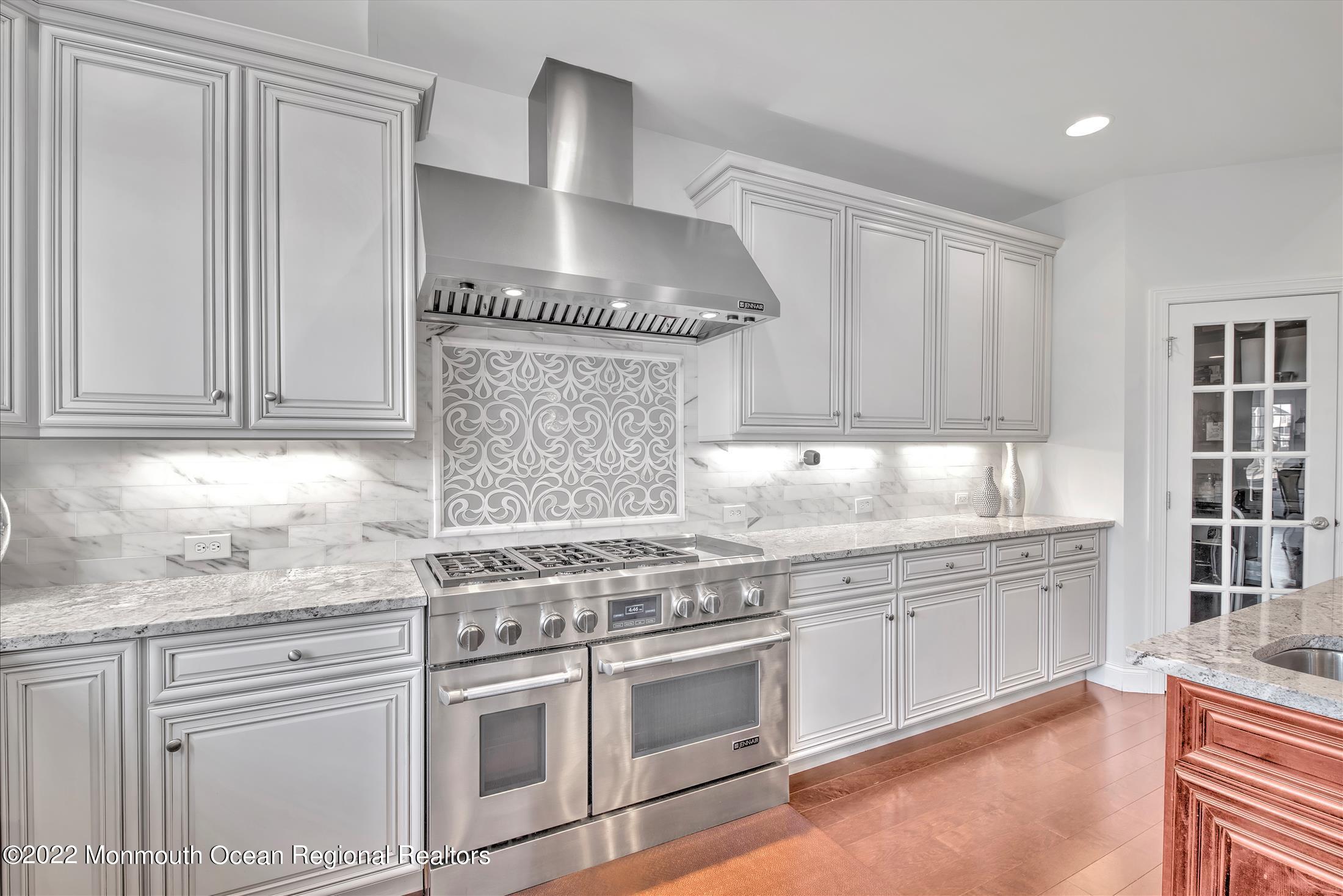 33 Weathervane Circle Cream Ridge, NJ 08514 - Photo 31 of 54 33KITCHEN4