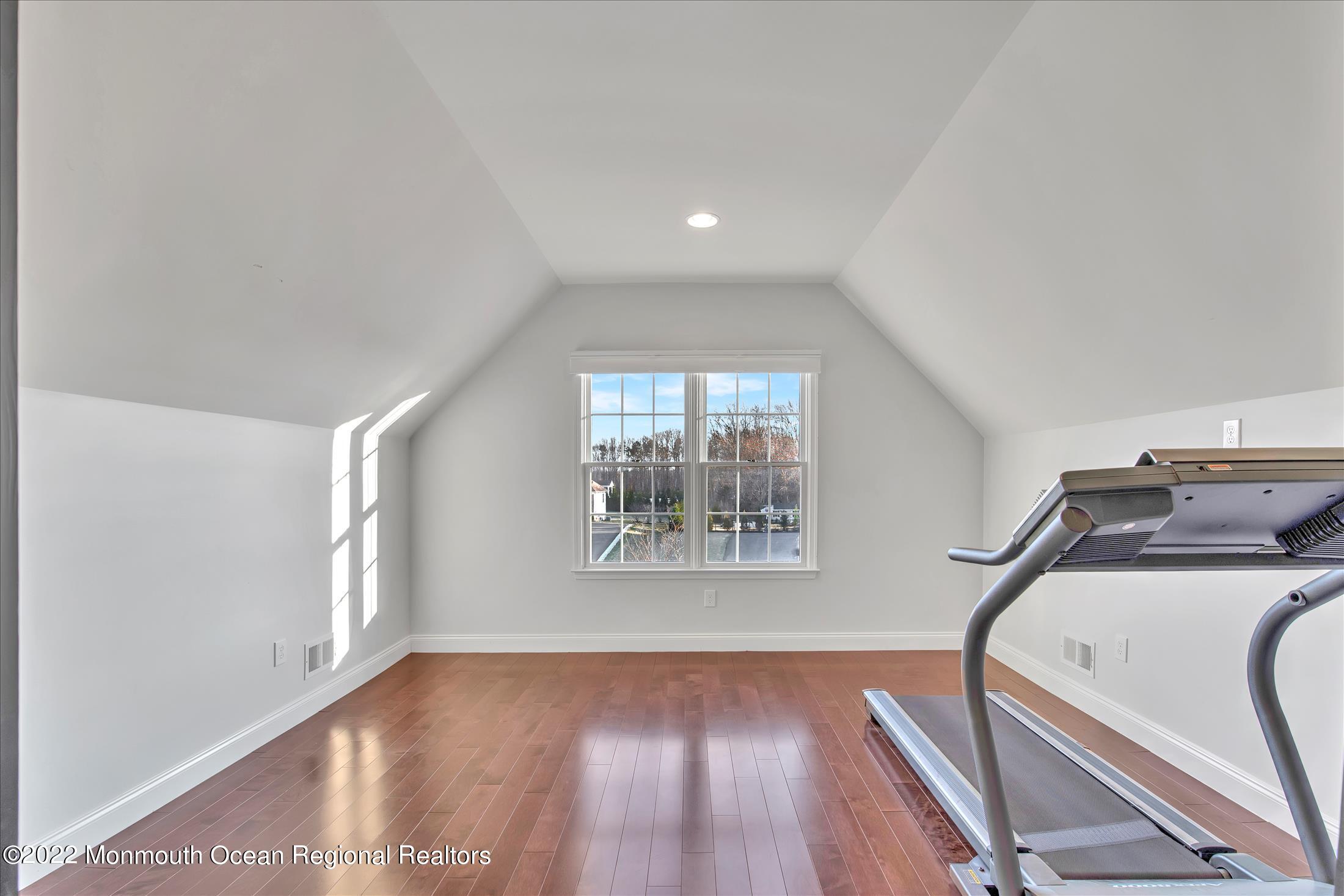 33 Weathervane Circle Cream Ridge, NJ 08514 - Photo 38 of 54 33MASTERGYM
