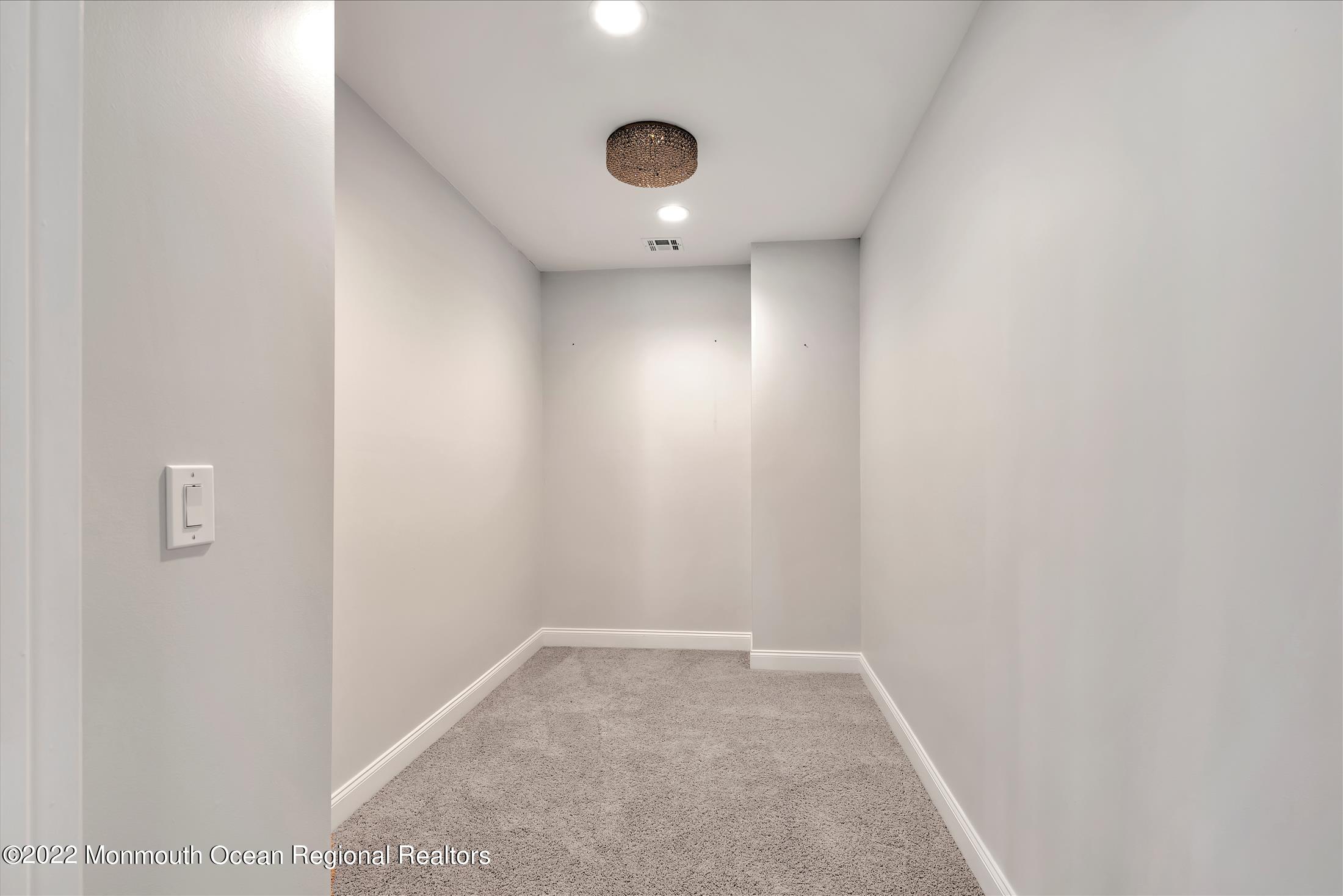 33 Weathervane Circle Cream Ridge, NJ 08514 - Photo 52 of 54 33bonus