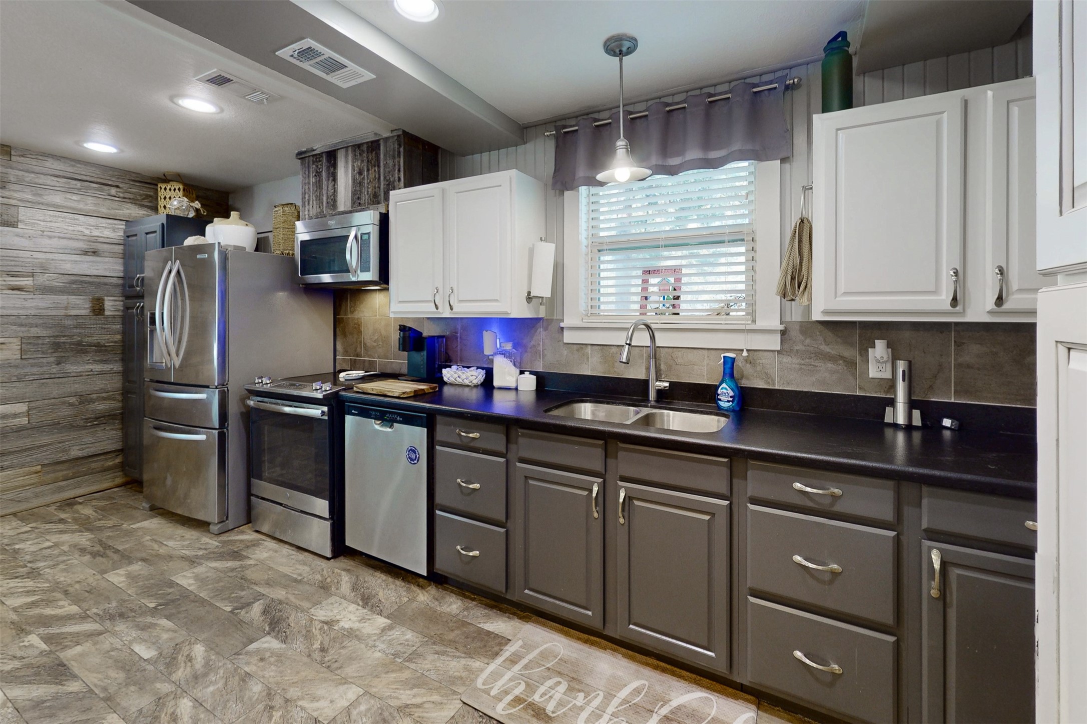 11092 Riley Green Road, Unit 121 Franklin, TX 77856 - Photo 21 of 26 Kitchen