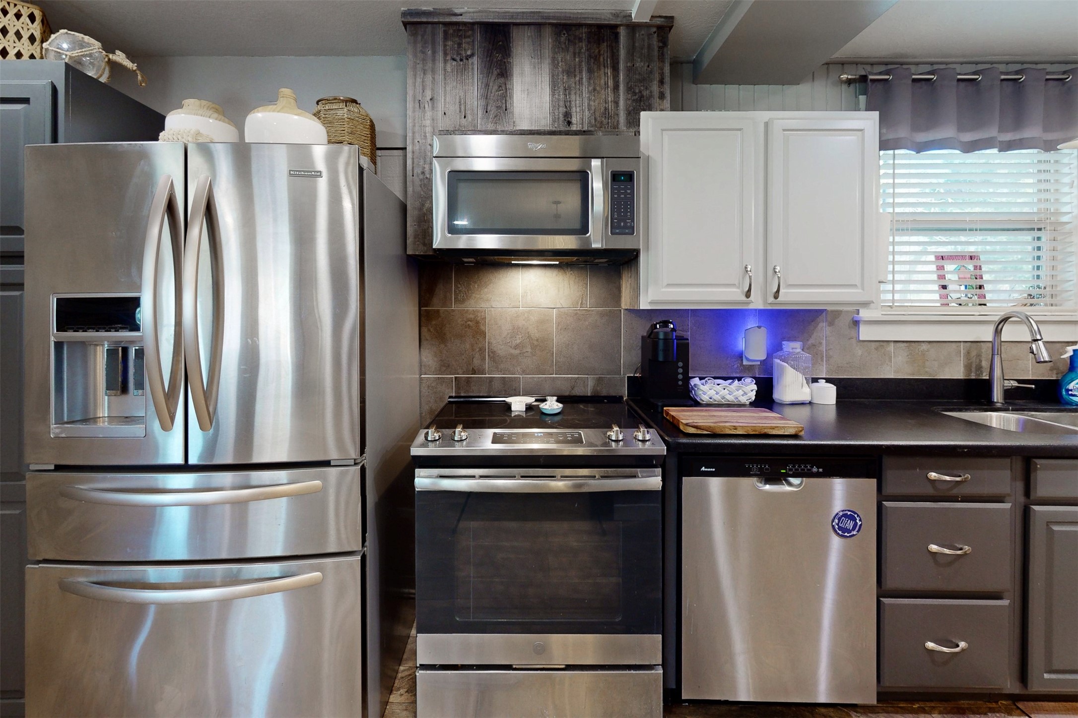 11092 Riley Green Road, Unit 121 Franklin, TX 77856 - Photo 22 of 26 Kitchen