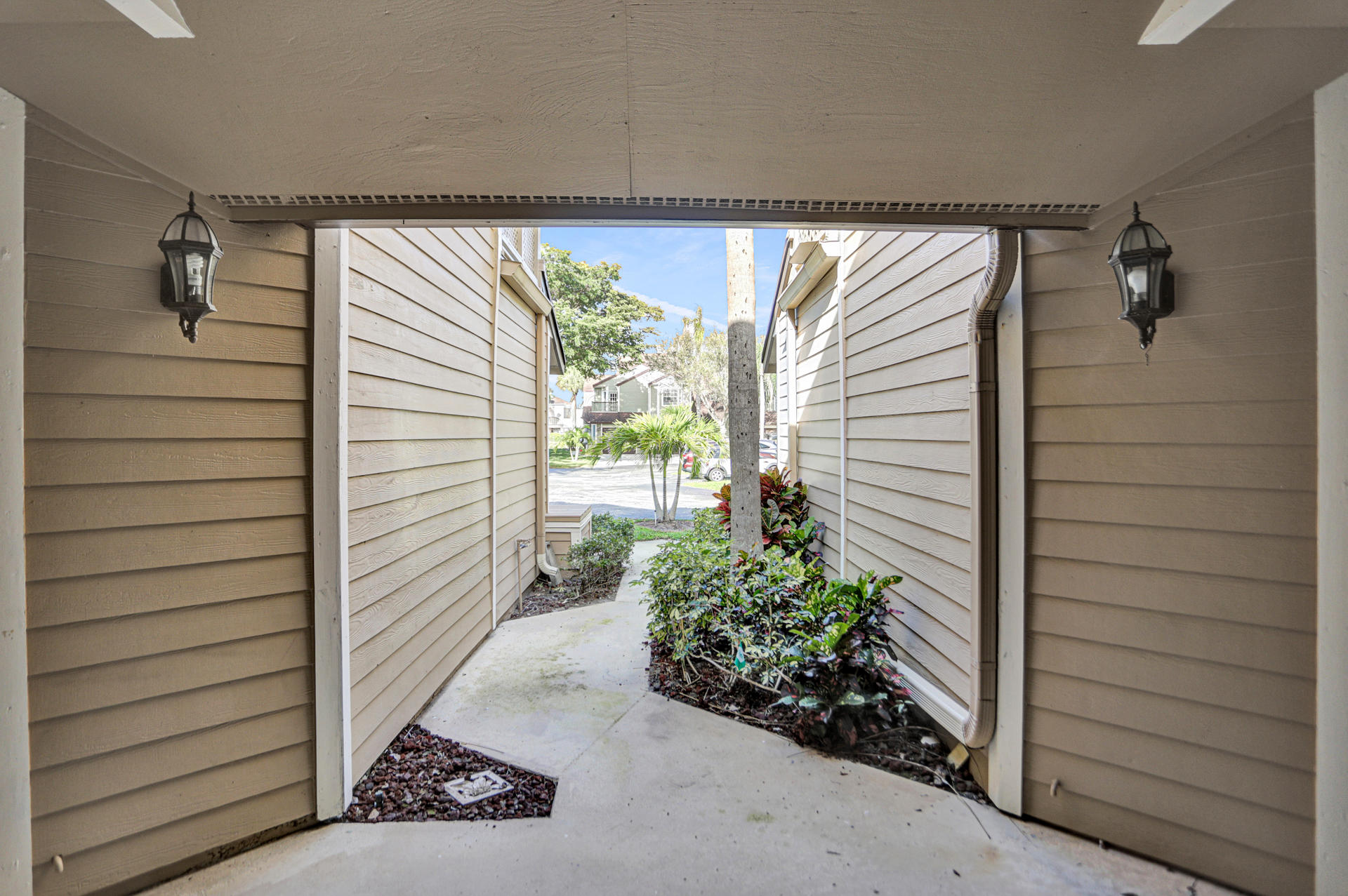 5292 Buckhead Circle, Unit 1030 Boca Raton, FL 33486 - Photo 5 of 36 G87A2272