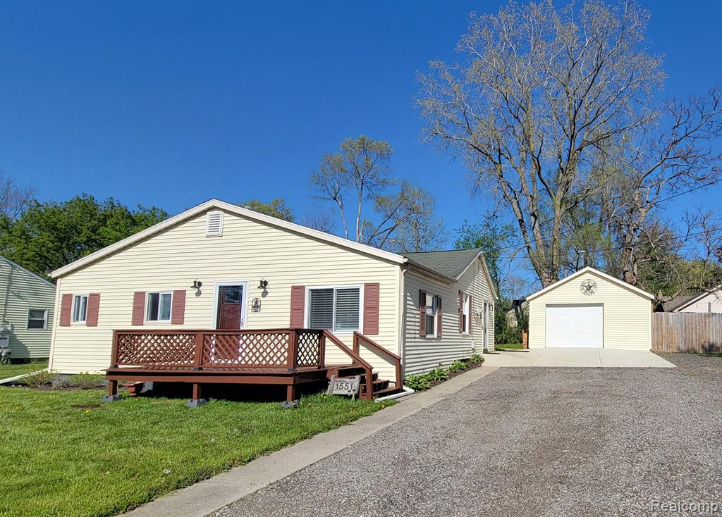 1551 Eberly Road Flint, MI 48532 - Photo 1 of 22
