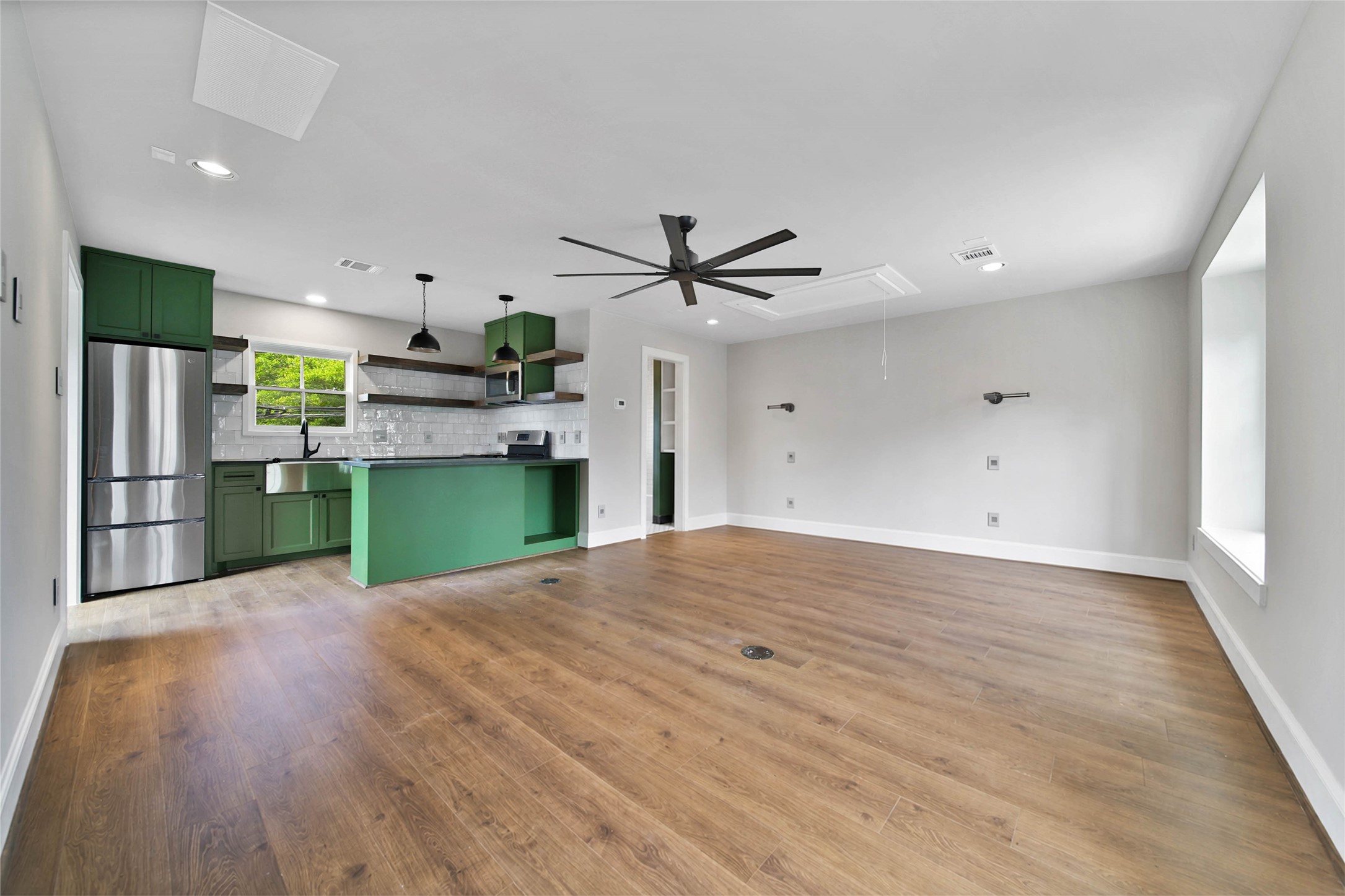 416 West 33rd Street Houston, TX 77018 - Photo 40 of 47 Garage Apartment