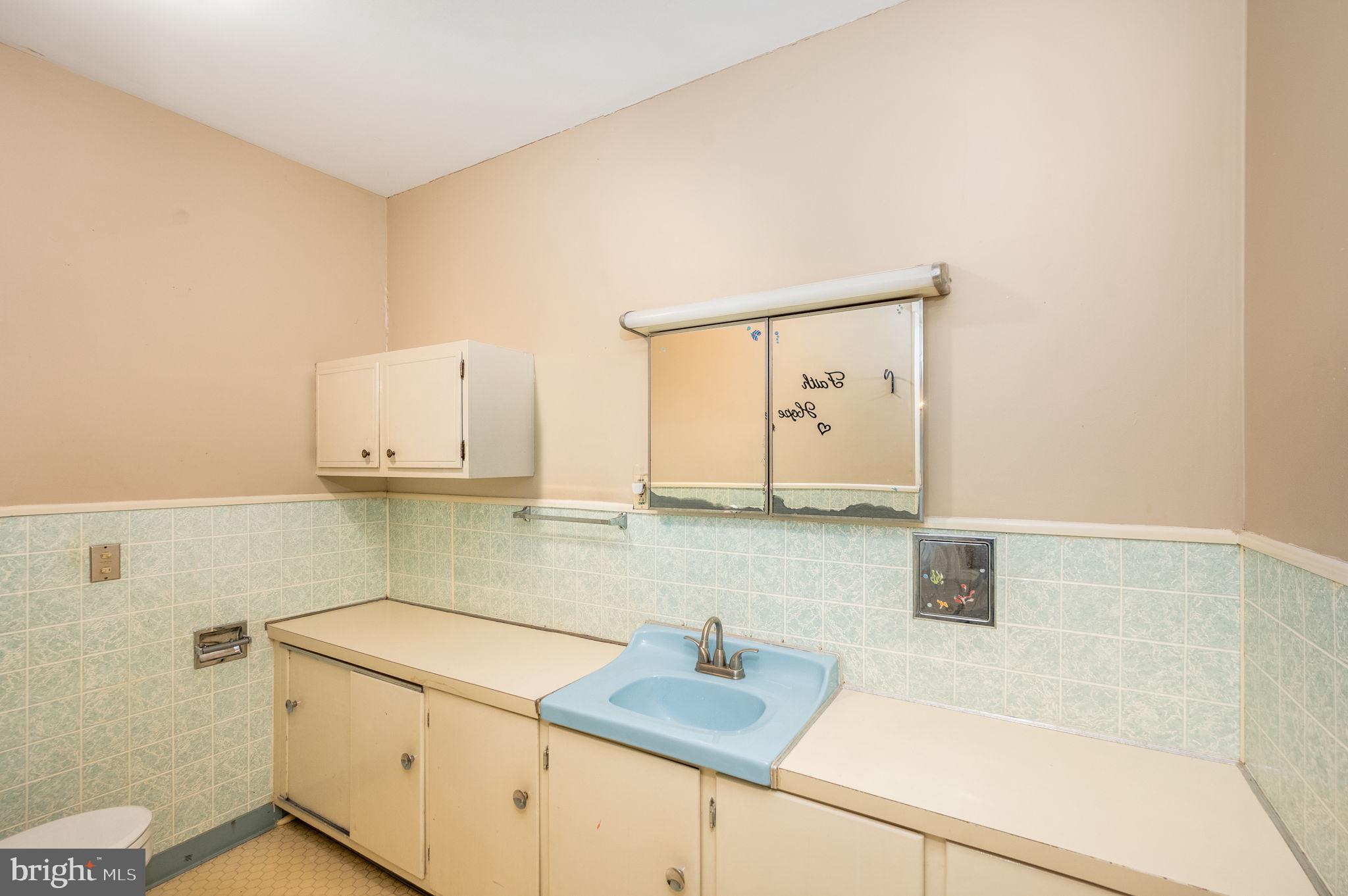 161 Clymer Street Reading, PA 19602 - Photo 36 of 53 Apt 3 1/2 Bath