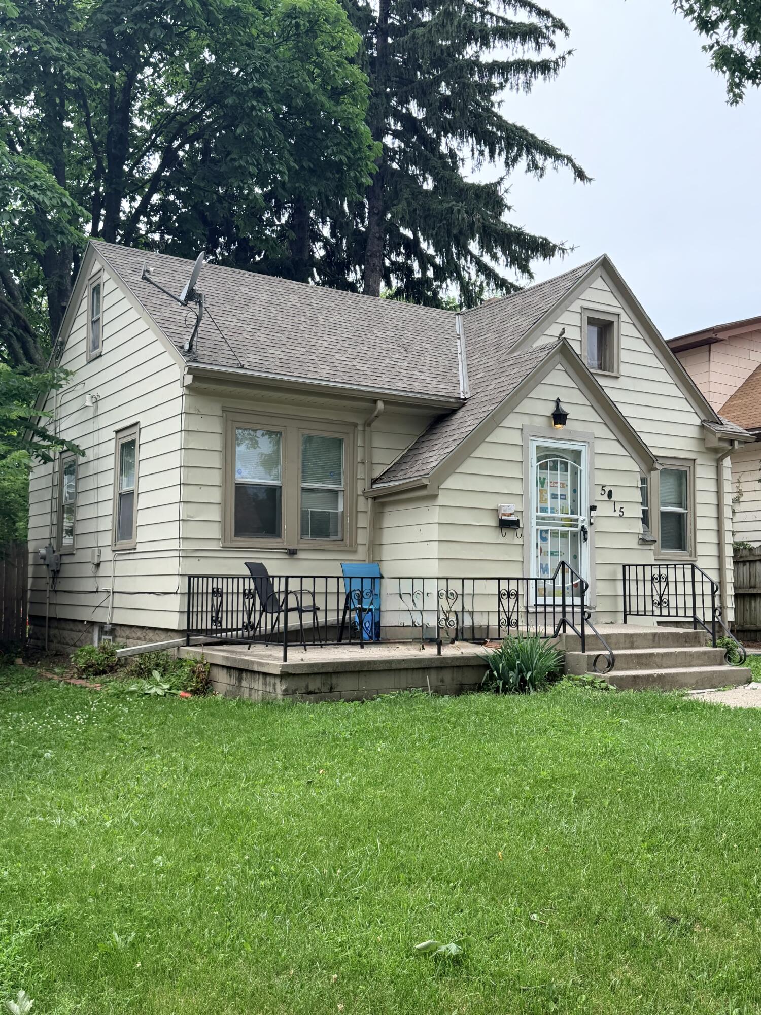 5015 North 49th Street Milwaukee, WI 53218 - Photo 2 of 24 IMG_4440