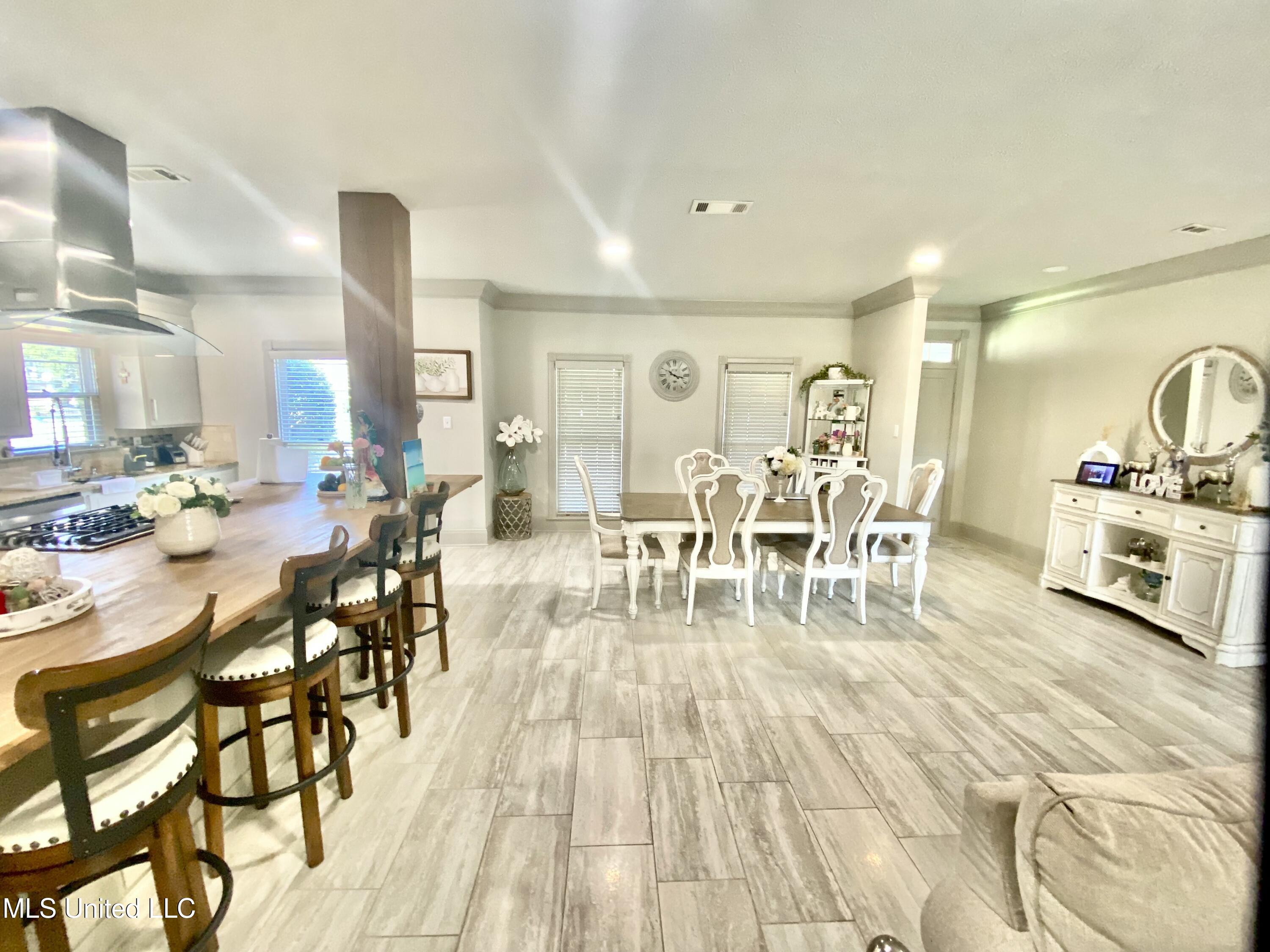 108 Honeysuckle Lane Ridgeland, MS 39157 - Photo 6 of 29 B68AF18A-67D0-41DD-822E-6487298E912A