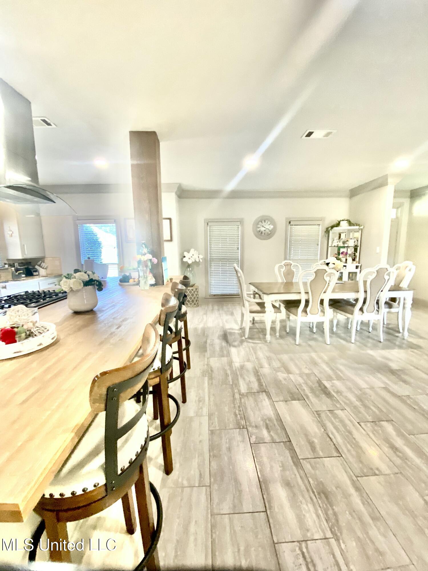 108 Honeysuckle Lane Ridgeland, MS 39157 - Photo 10 of 29 761B8A3F-35B1-48F7-91D4-7189AEDD3A88