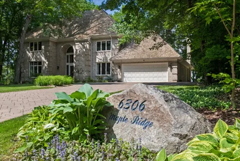 $3,395,000 | 6306 Maple Ridge, Excelsior, MN 55331