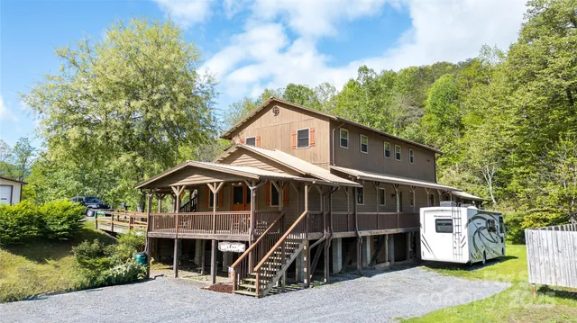 $549,900 | 26 Fred Smith Road, Tuckasegee, NC 28783