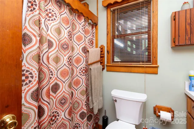 $549,900 | 26 Fred Smith Road, Tuckasegee, NC 28783