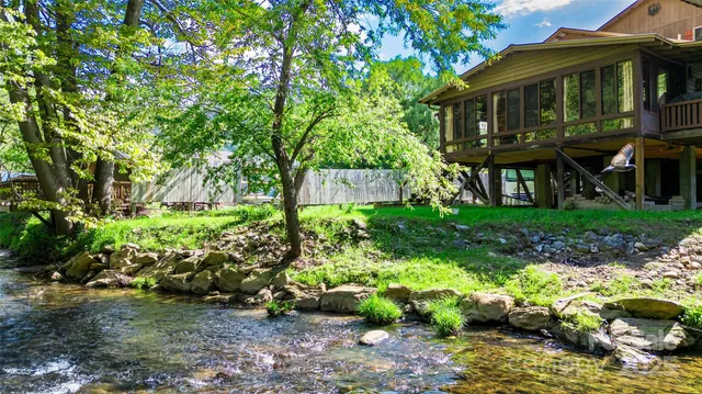 $549,900 | 26 Fred Smith Road, Tuckasegee, NC 28783