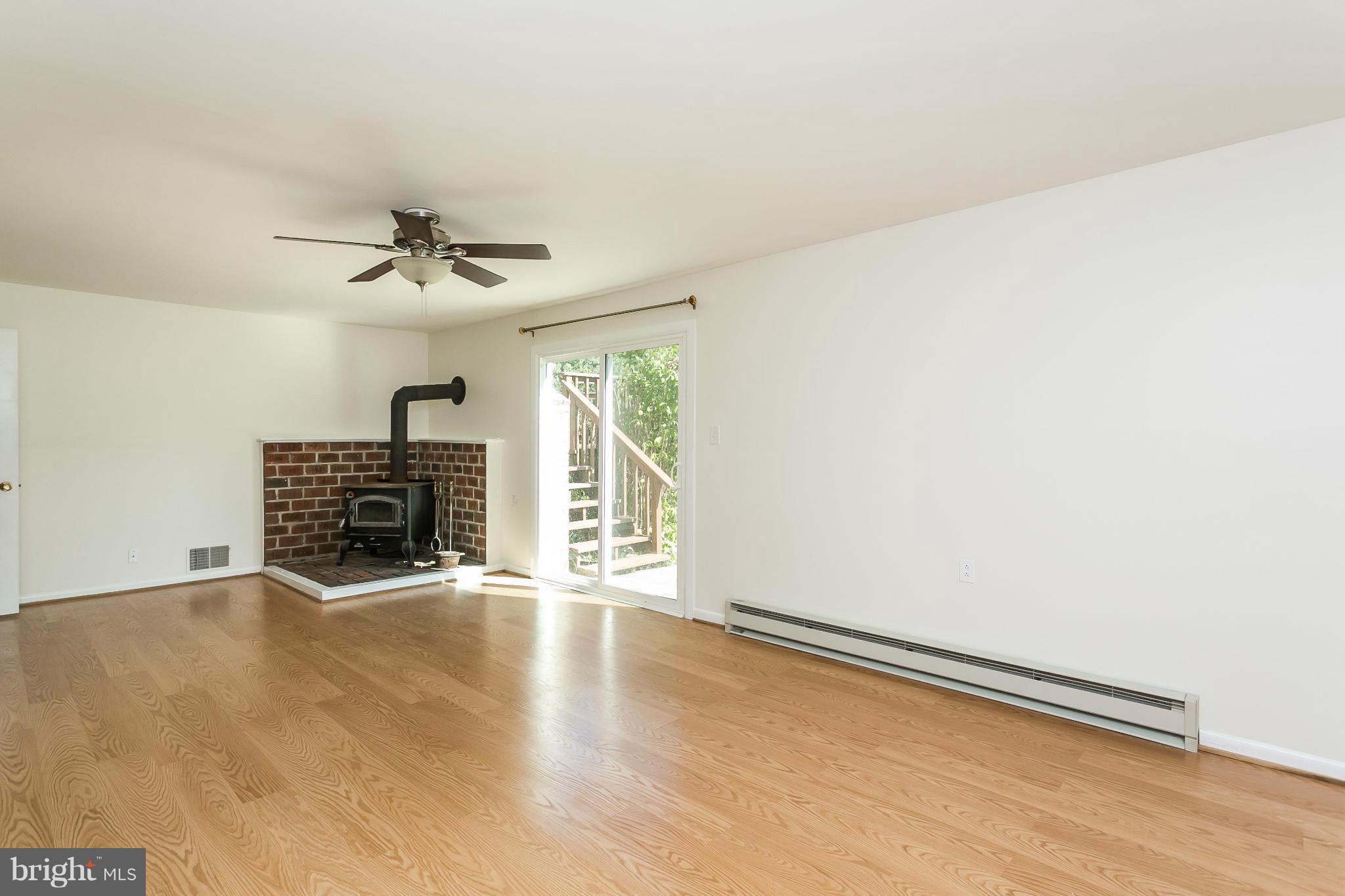 19605 Middletown Road Freeland, MD 21053 - Photo 14 of 30 Family Room