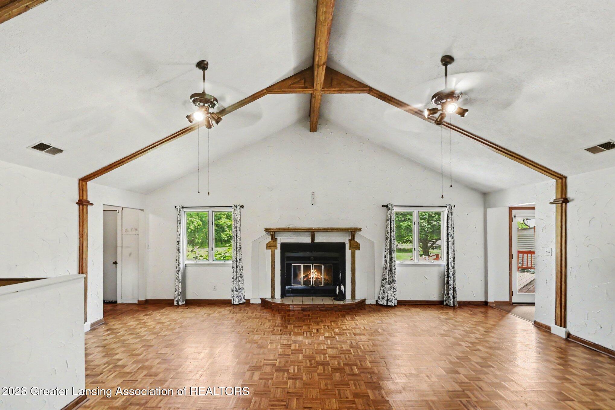 12092 Rupp Road Grand Ledge, MI 48837 - Photo 3 of 23 004_file_1293