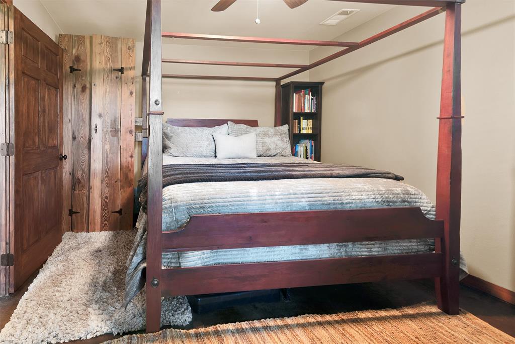 8665 Cr-669 Blue Ridge Blue Ridge, TX 75424 - Photo 19 of 39 a view of bedroom