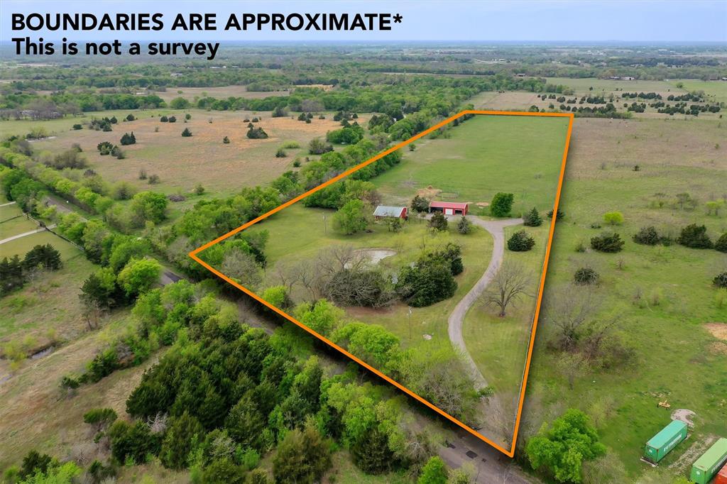 8665 Cr-669 Blue Ridge Blue Ridge, TX 75424 - Photo 6 of 39 a view of a garden from a balcony
