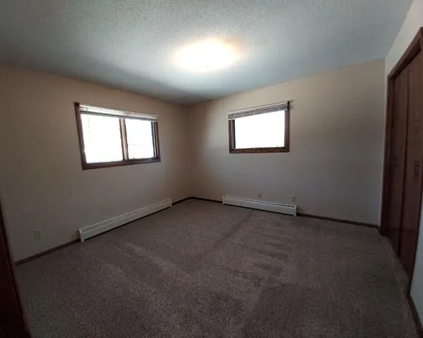 $1,200 | 631 13th Street South, Hudson, WI 54016