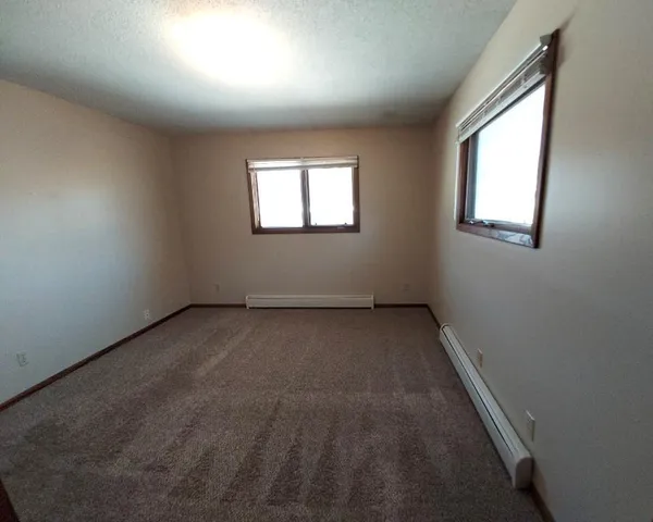 $1,200 | 631 13th Street South, Hudson, WI 54016