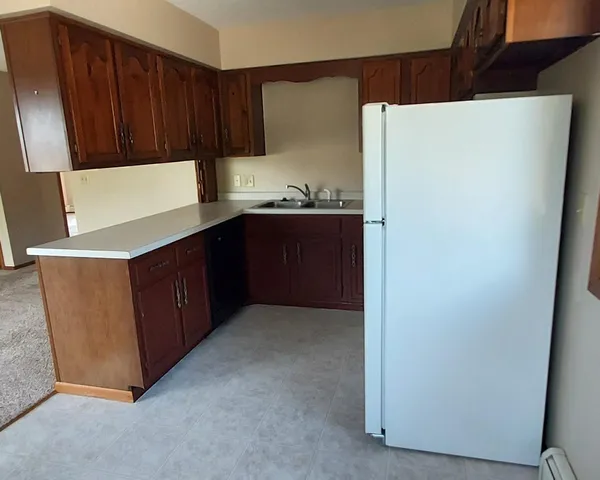 $1,200 | 631 13th Street South, Hudson, WI 54016