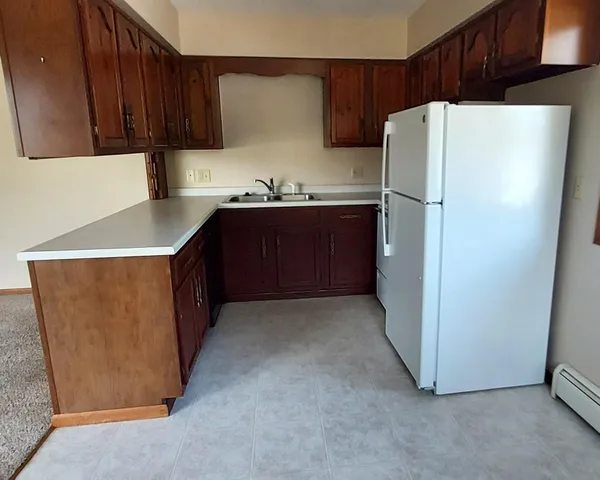 $1,200 | 631 13th Street South, Hudson, WI 54016