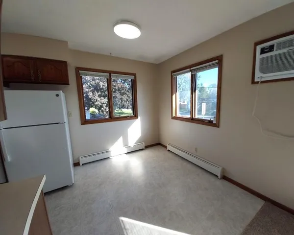 $1,200 | 631 13th Street South, Hudson, WI 54016