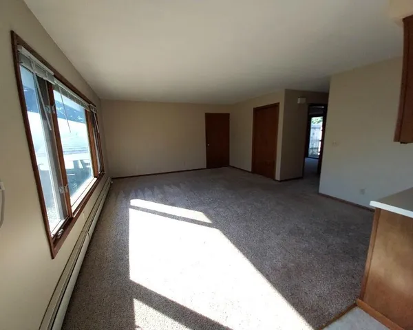 $1,200 | 631 13th Street South, Hudson, WI 54016