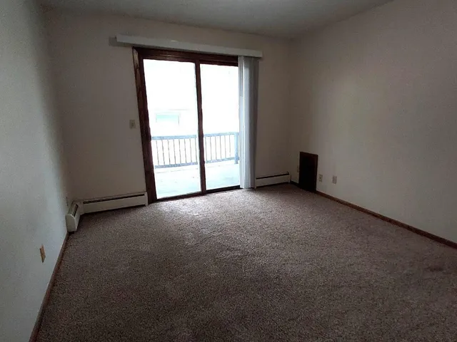 $1,200 | 631 13th Street South, Hudson, WI 54016