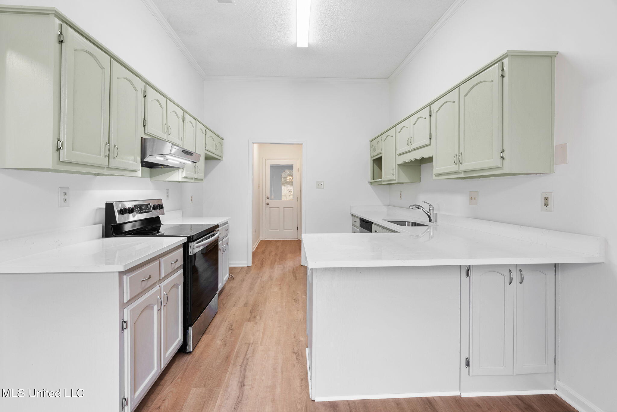 33 Foxwood Circle East, Unit W Hernando, MS 38632 - Photo 14 of 40 Kitchen