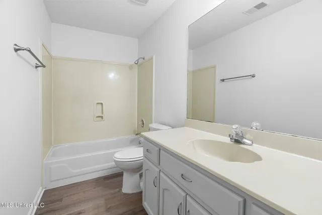 $415,000 | 33 Foxwood Circle East, Unit W, Hernando, MS 38632