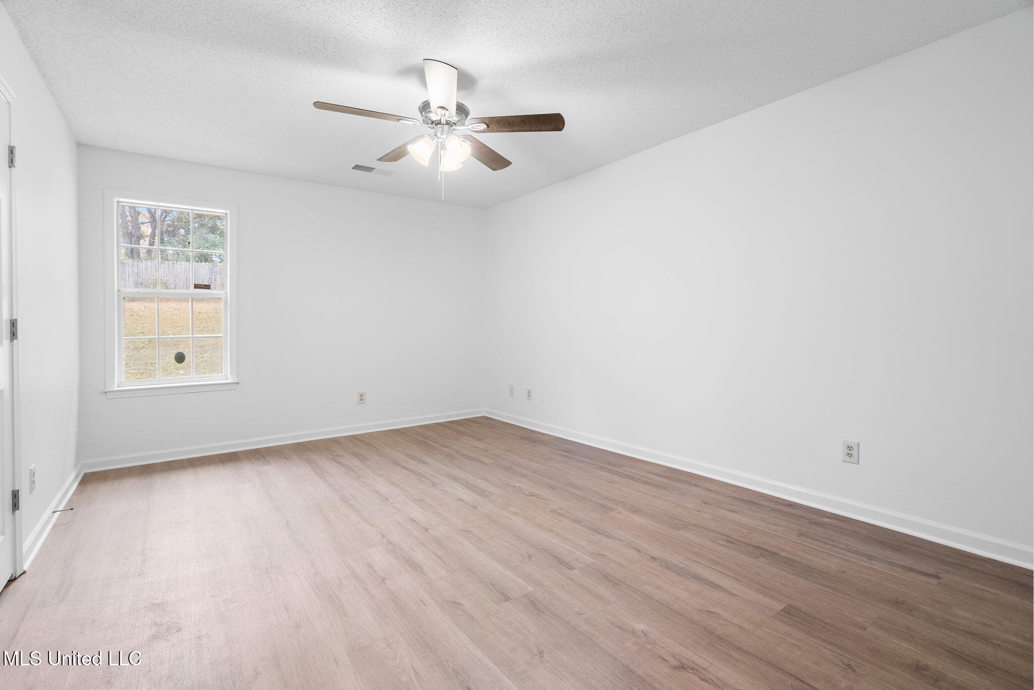 33 Foxwood Circle East, Unit W Hernando, MS 38632 - Photo 27 of 40 Bedroom 5