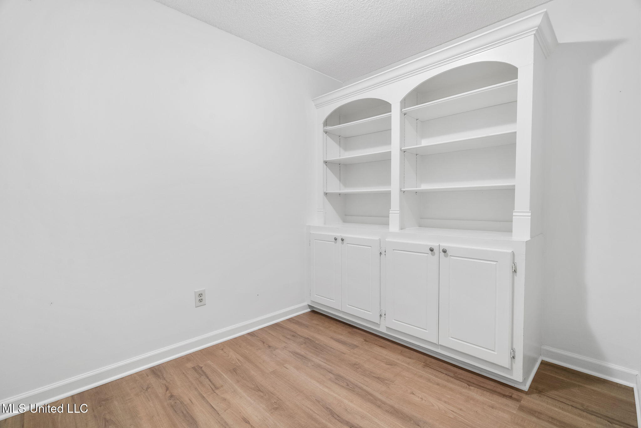 33 Foxwood Circle East, Unit W Hernando, MS 38632 - Photo 30 of 40 Office or storage room 2