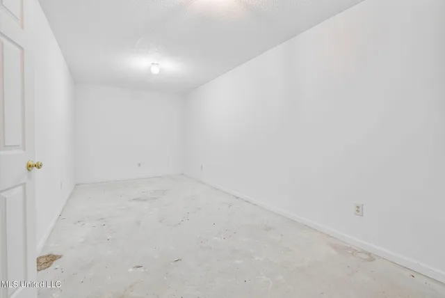 $415,000 | 33 Foxwood Circle East, Unit W, Hernando, MS 38632