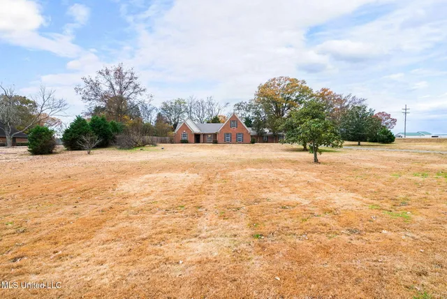 $415,000 | 33 Foxwood Circle East, Unit W, Hernando, MS 38632