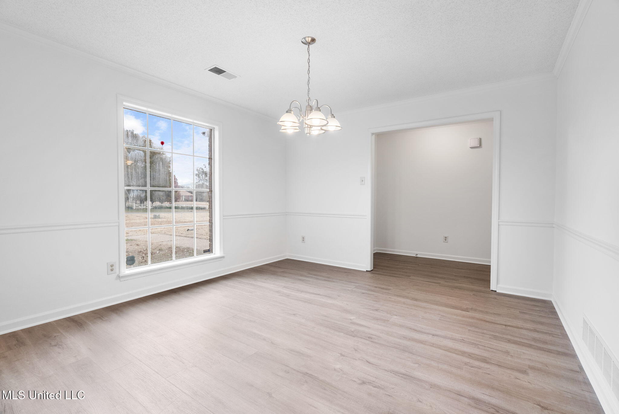 33 Foxwood Circle East, Unit W Hernando, MS 38632 - Photo 10 of 40 Formal dining room